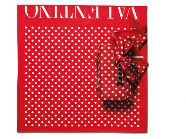 valentino-capsule-collection-pop-pois-primavera-estate