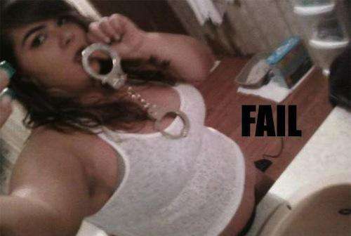 mirror-fail-handcuff