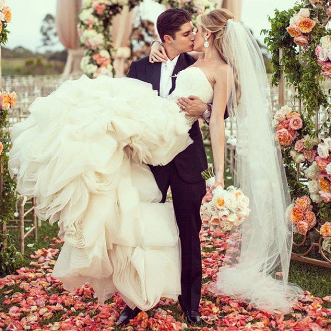 wedding-ceremony-flowers-decorations-27