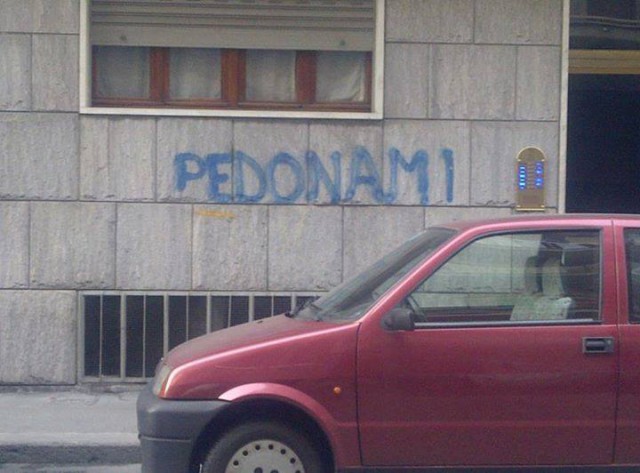“Amori grammaticalmente scorretti” le fotografie più divertenti del web