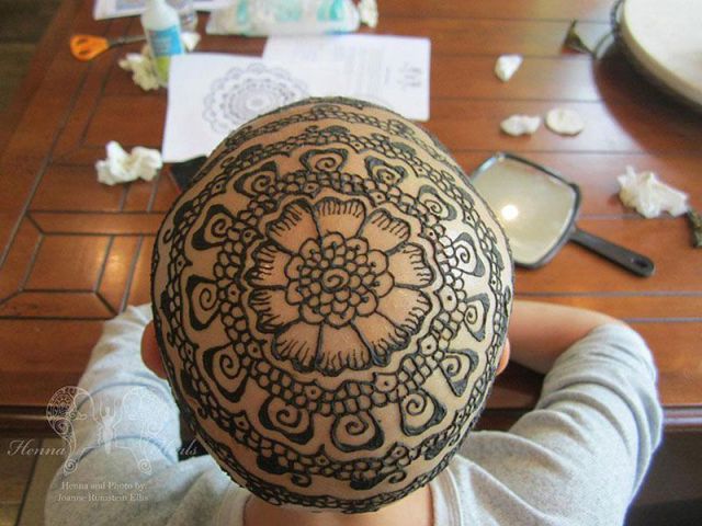 Donne Contro La Chemio: tatuaggi All’Hennè Per Sentirsi bellissime