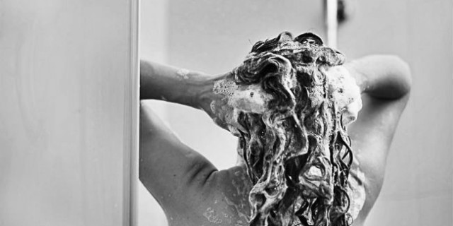 lavaggio plopping capelli ricci