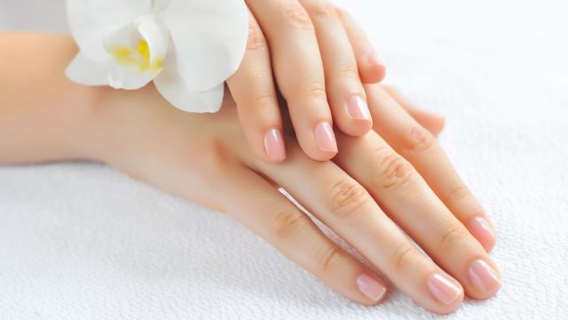 le unghie delle mani