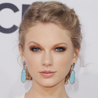 Bronze Smokey Eye Taylor Swift