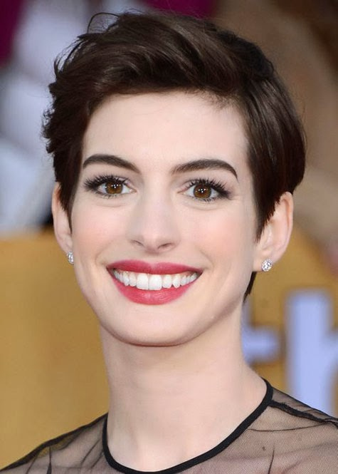 Anne-Hathaway-pixie-cut